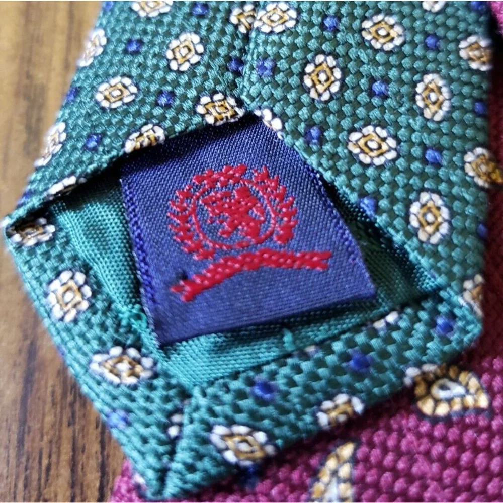 Tommy Hilfiger Mens Burgundy Light Blue and Yellow Diamond Pattern Necktie Tie